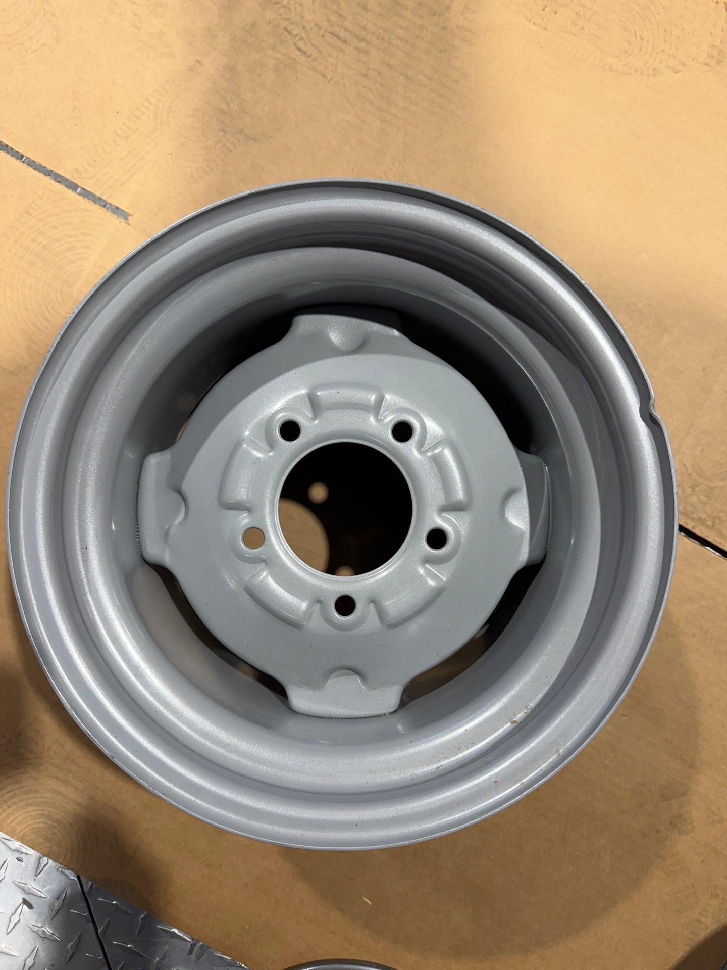 Tire Rim Ding 44115 Rim Only for Carlisle Turf Saver Tire (Scratch & Dent)