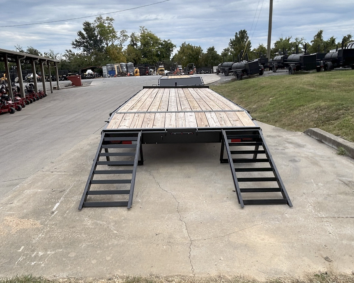 8.5x22 Deckover I - Beam Trailer (2) 5,200lb Axles Stand - Up Ramps 10K GVWR - SLE Equipment - 11