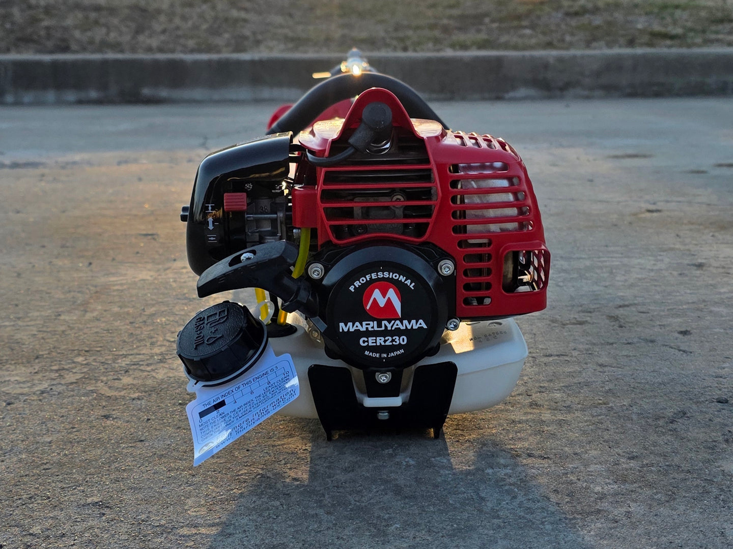 Maruyama B230L String Trimmer Straight Shaft  22.5cc back view picture 