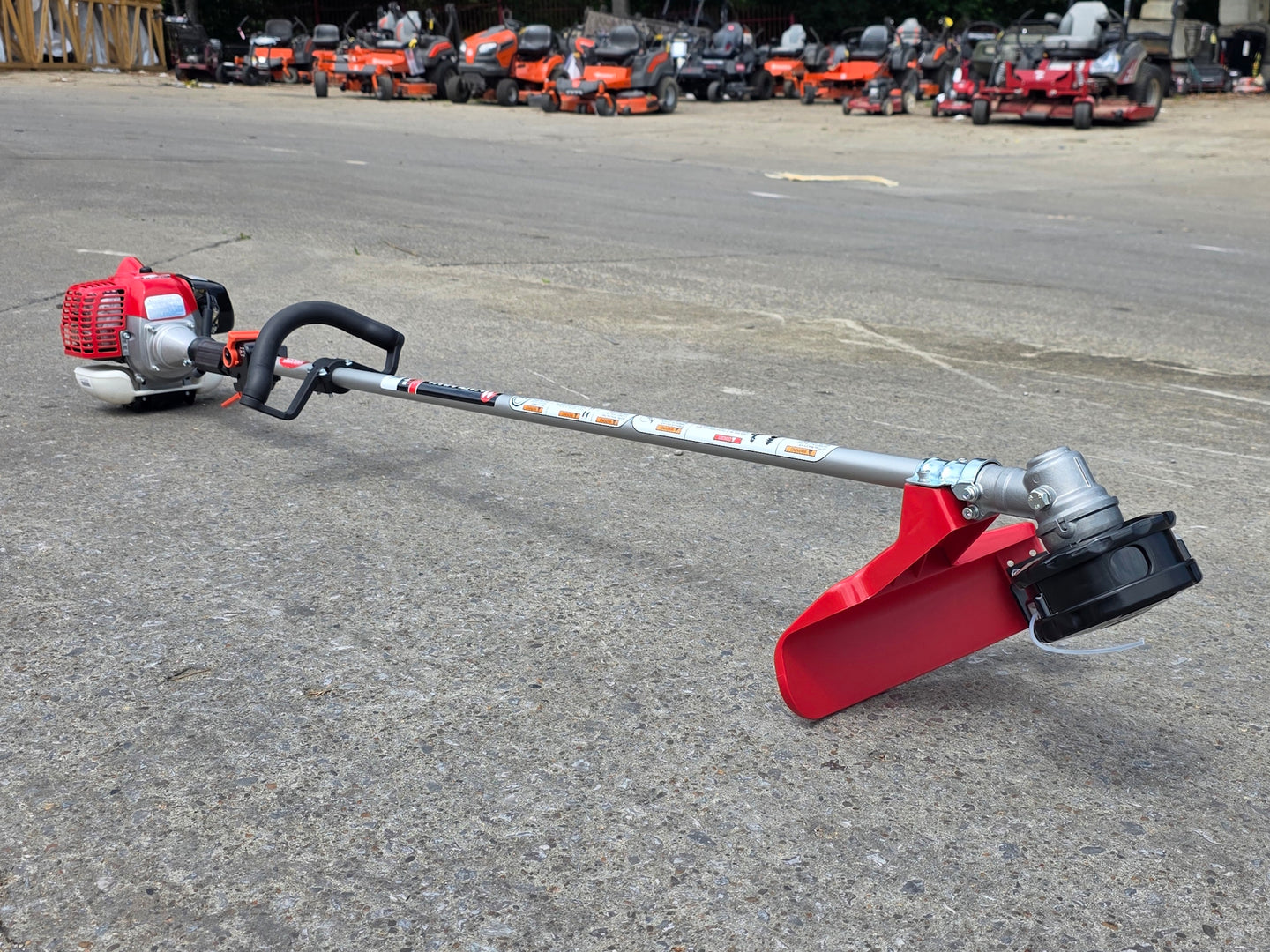 Maruyama B300L String Trimmer Straight Shaft 30.1cc Front left angle picture 