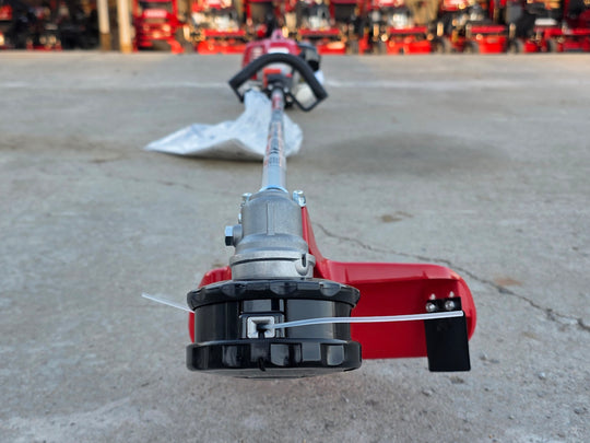 Maruyama B300L Turbo String Trimmer-Loop Handle Straight Shaft 30.1cc front view picture 