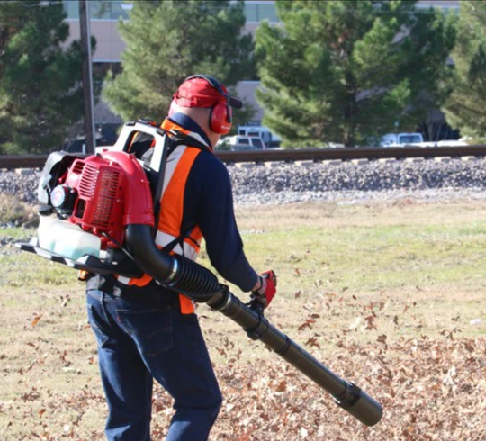 Maruyama BL70-SP Backpack Blower - Pistole Throttle, Rear View.