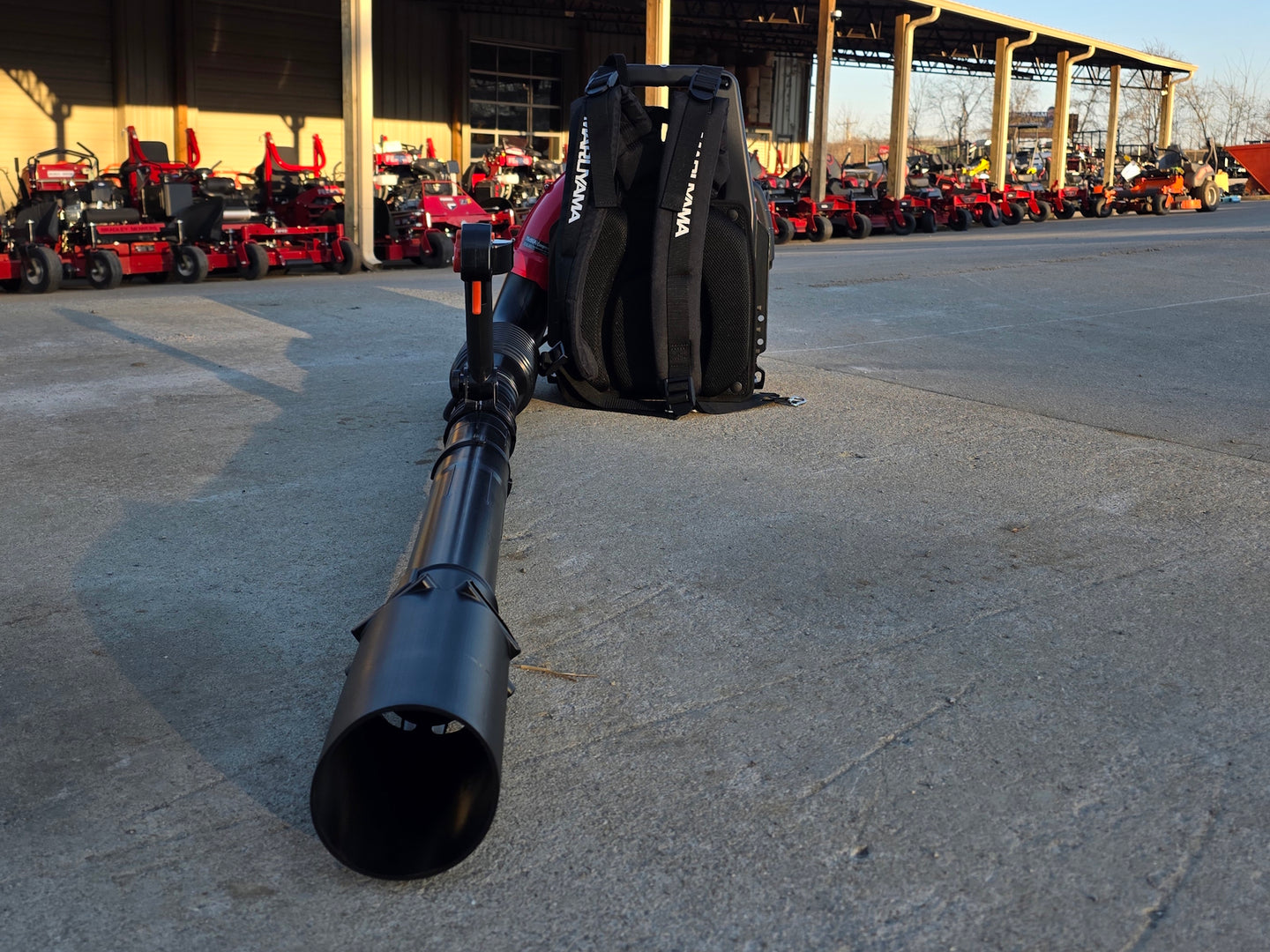 Maruyama BL70-SP Backpack Leaf Blower Pistole Throttle back view picture 
