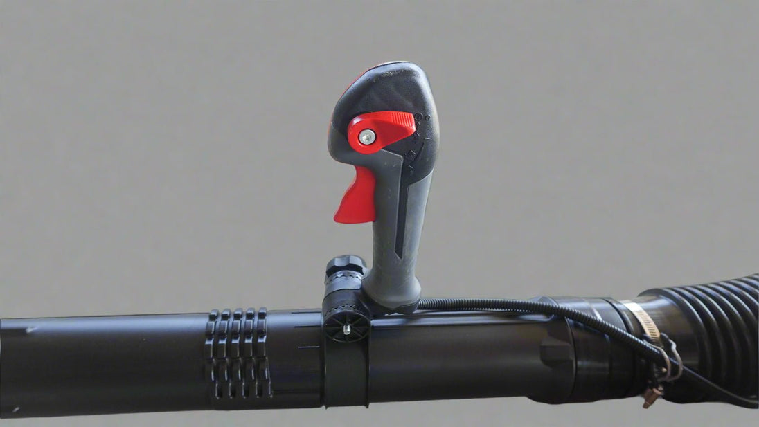 Shindaiwa EB610RT 59.7 cc Professional Backpack Blower With Tube Throttle, Hand View. 