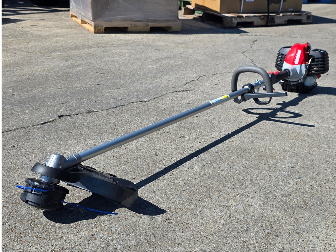 Shindaiwa T262X 25.4cc 2-Stroke Straight Shaft String Trimmer B Front right angle picture 