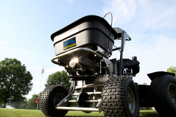 Spyker 120# PRO COMMERCIAL RIDE-ON B/CAST HONDA,Front View.