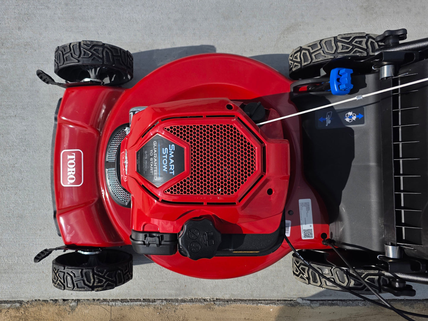Toro 21465 22" Recycler SmartStow 150cc Self-Propelled Gas Push Mower top view picture 