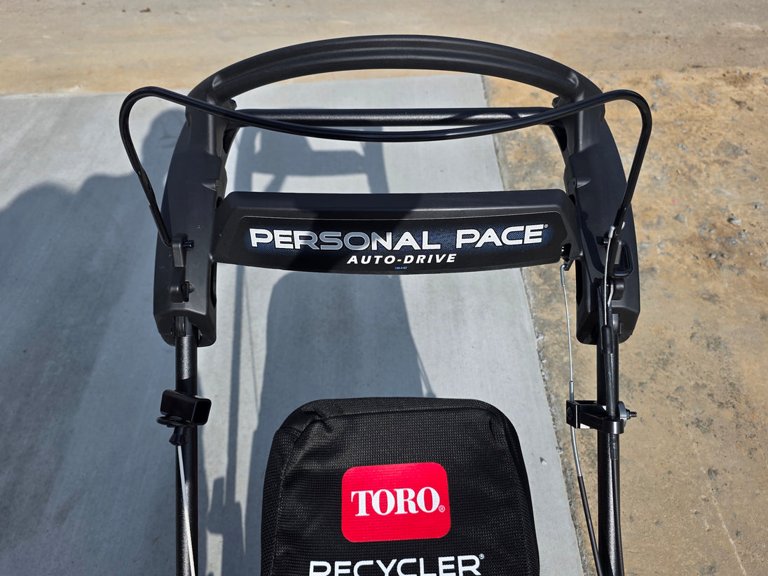 Toro 21465 22" Recycler SmartStow 150cc Self-Propelled Gas Push Mower handle view picture 