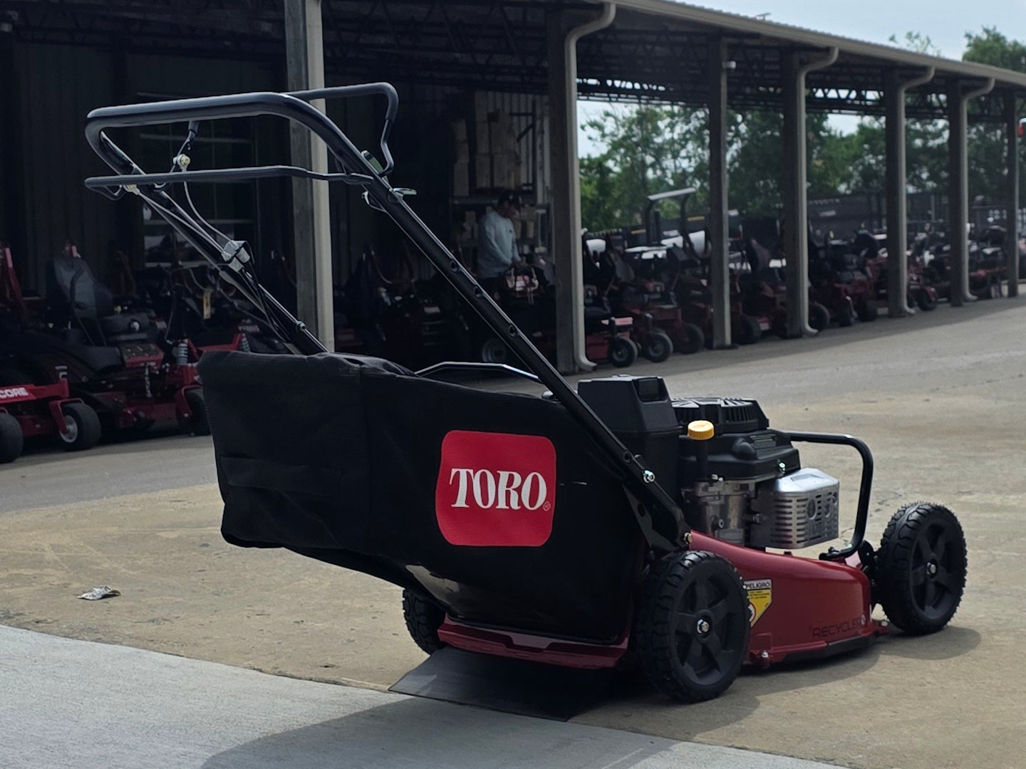 Toro 22298 Heavy Duty Self Propelled 21" Walk Behind Mower 4.5HP Kawasaki (Toro Pre-Season Rebate) Back right angle picture