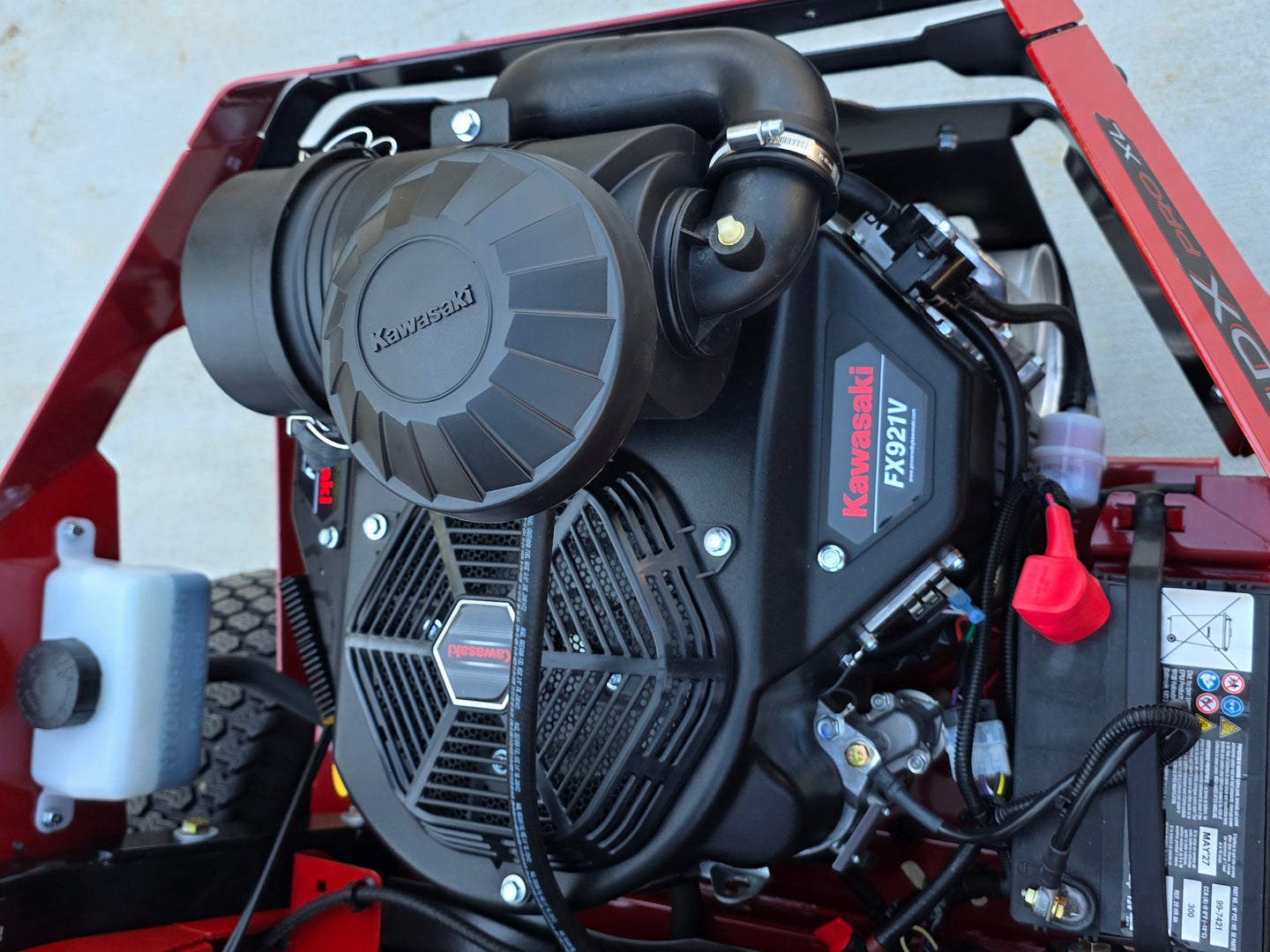Toro 74016 60" ZMaster 4000 HDX Pro Zero Turn Mower 31HP KAW Engine picture 