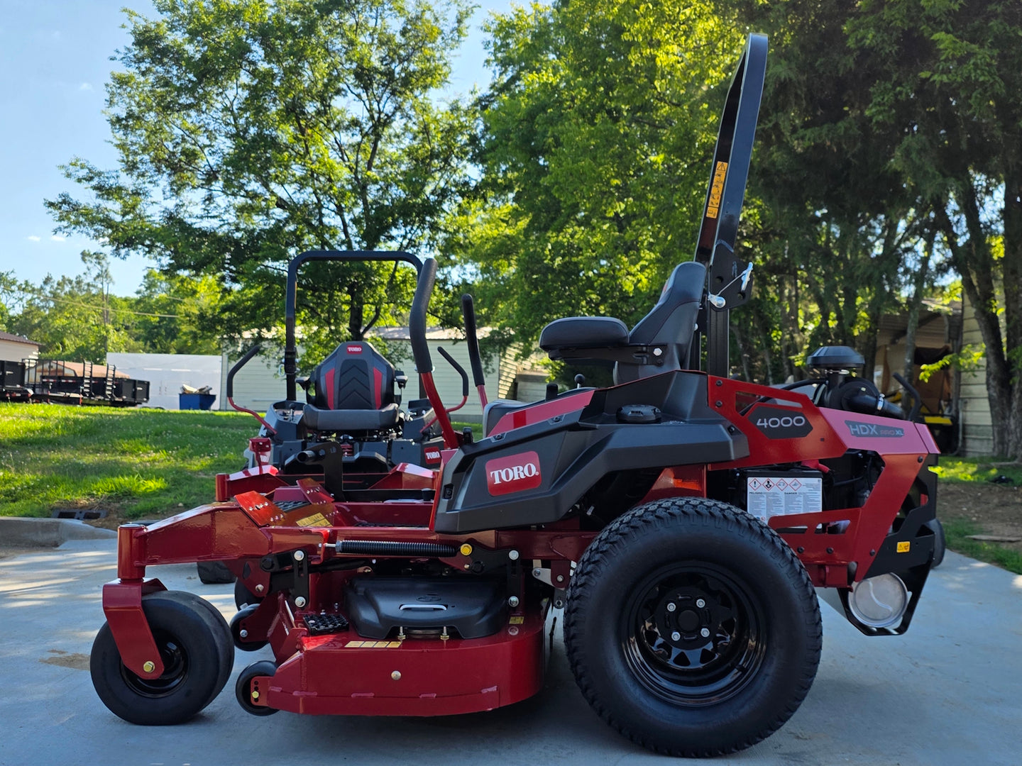 Toro 74016 60" ZMaster 4000 HDX Pro Zero Turn Mower 31HP KAW Right side picture 