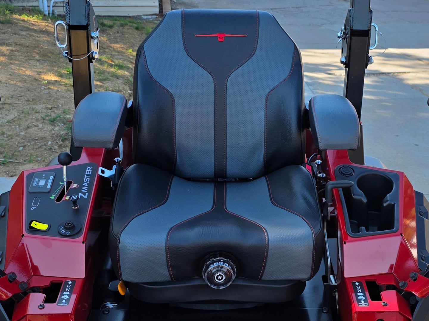 Toro 74016 60" ZMaster 4000 HDX Pro Zero Turn Mower 31HP KAW Seat picture 