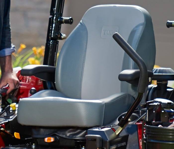 Toro 74471 Titan HD 2500 Zero Turn Mower 52" - 22hp Kawasaki