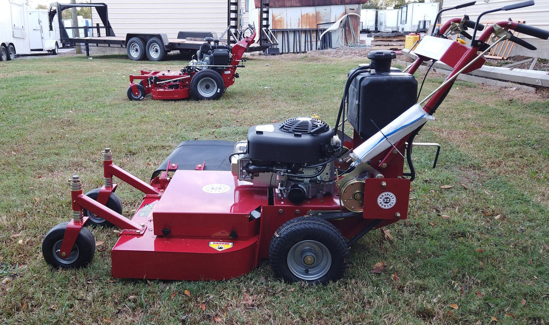 Bradley 32" Walk Behind Mower Belt Drive - 17.5 HP Briggs Pull Start w/ Electric Clutch 32BDE-BS17