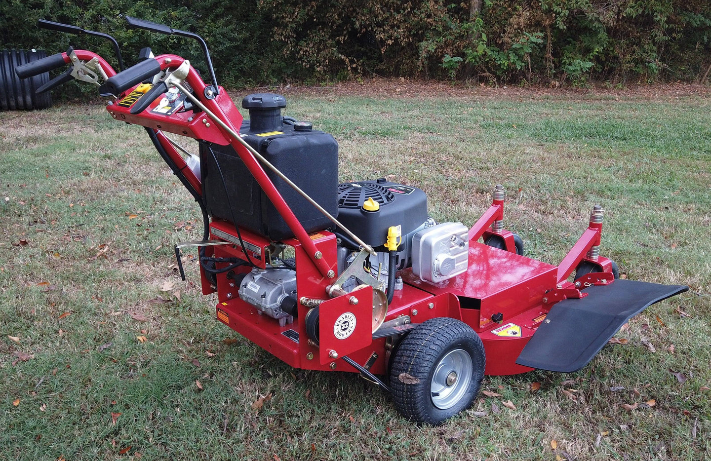 Bradley 32" Walk Behind Mower Belt Drive - 17.5 HP Briggs Pull Start w/ Electric Clutch 32BDE-BS17