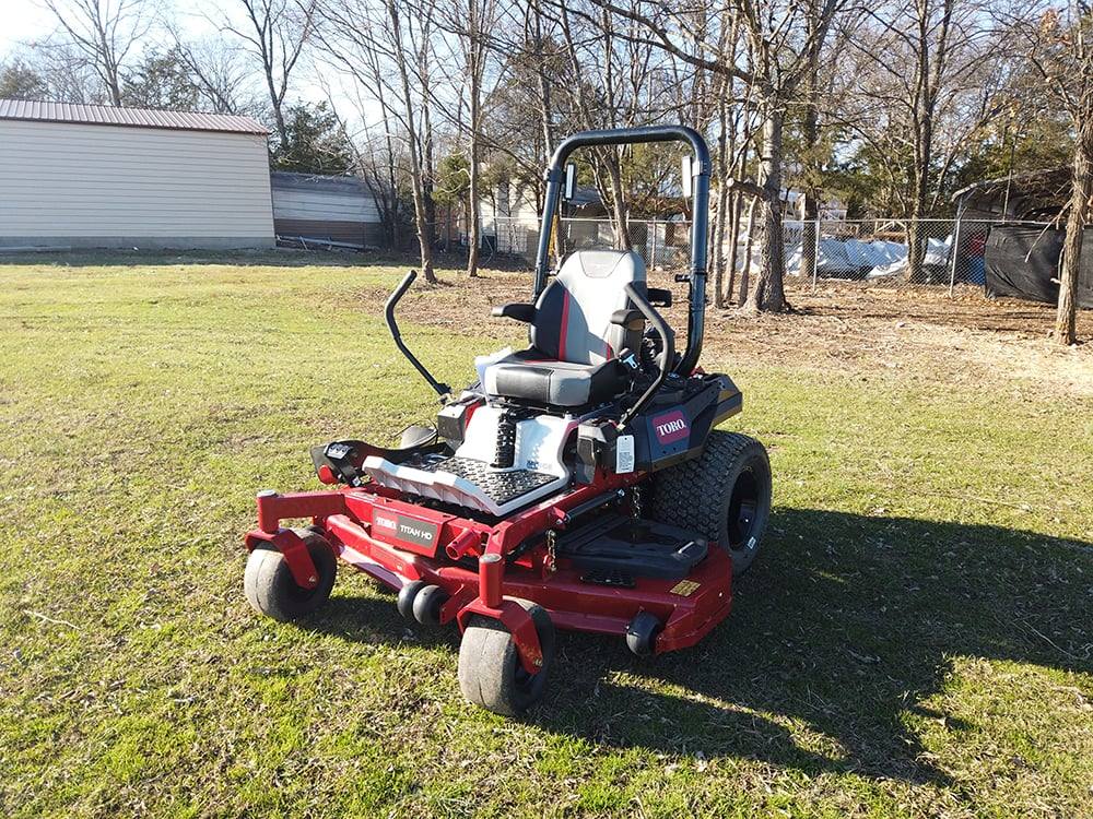 Toro 74467 Titan HD 2000 Zero Turn Mower 60" Front Right