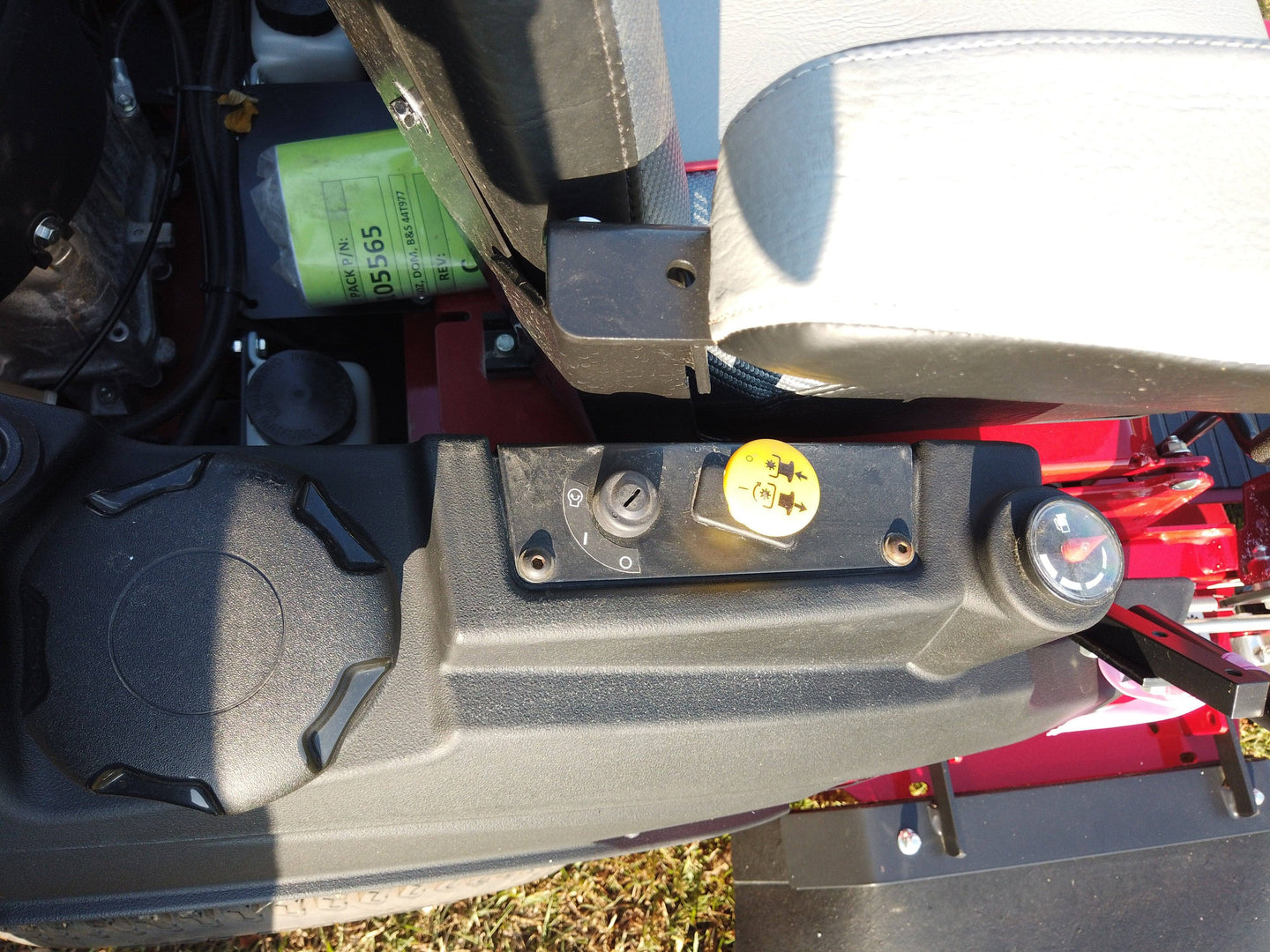 Ferris F60Z Zero Turn Lawn Mower 36" 25 HP Briggs & Stratton