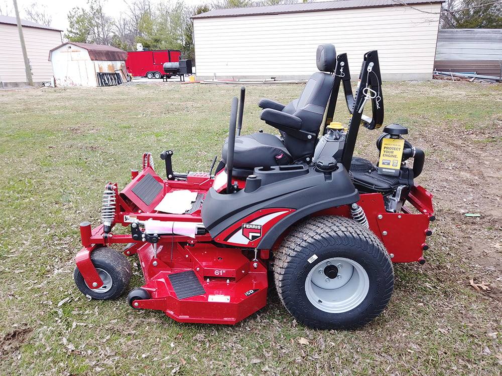 Ferris IS3200Z Zero Turn Mower 61" Stock 1