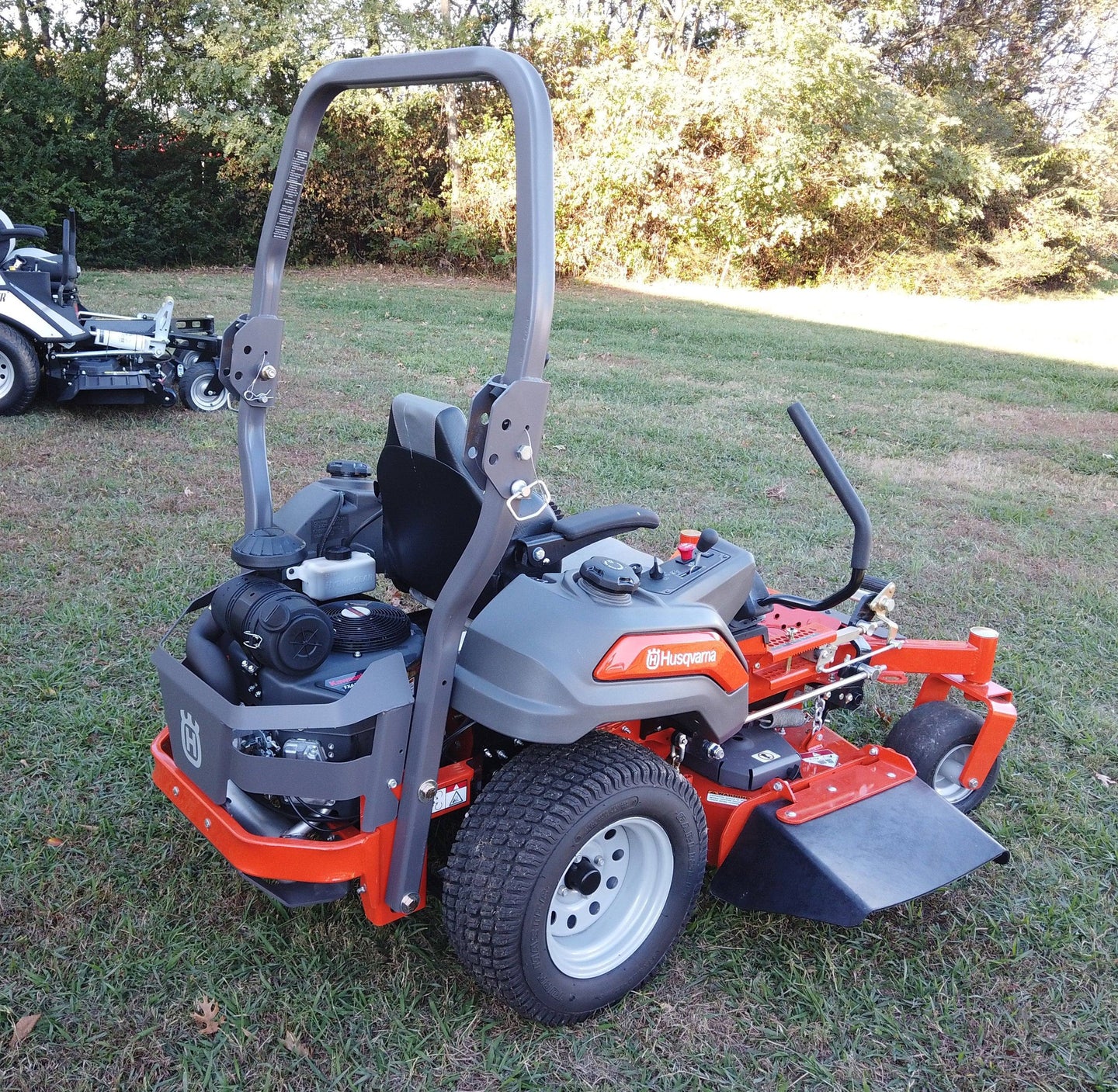 Husqvarna Z548 Zero Turn Mower 48" Deck 22 hp Kawasaki