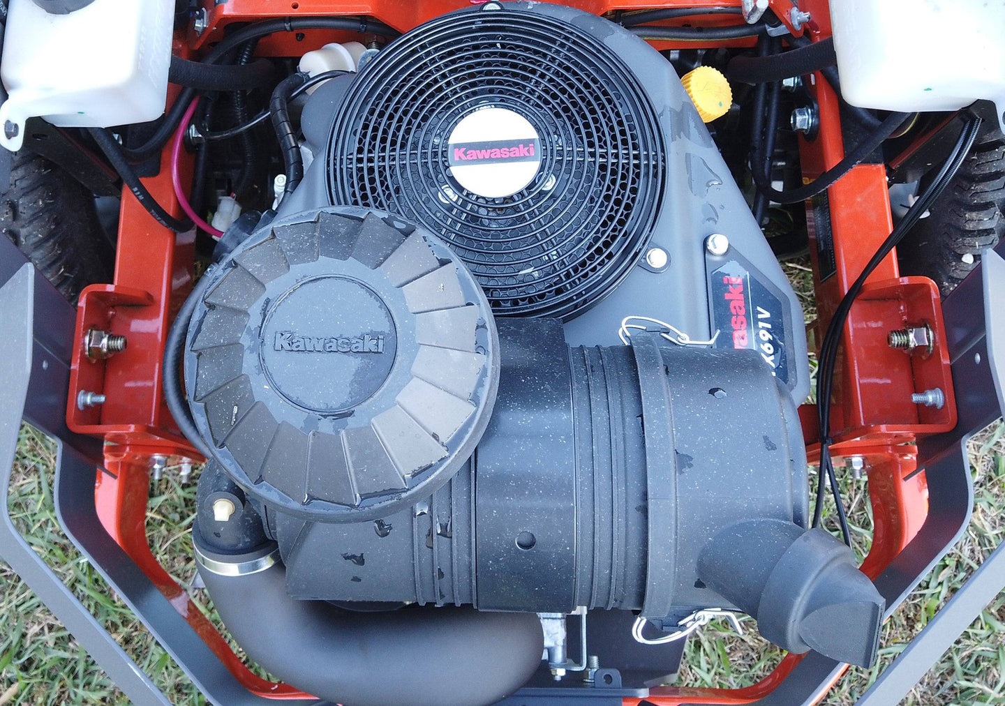 Husqvarna Z548 Zero Turn Mower 48" Deck 22 hp Kawasaki