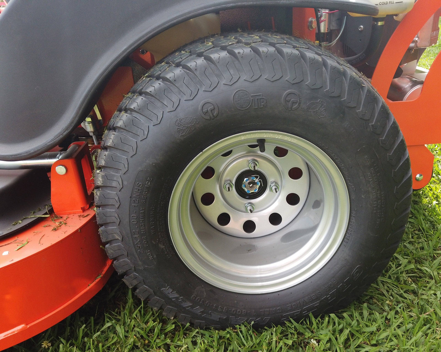 Jacobsen ZT1000 3160KW 60" Zero Turn Mower 31hp Kawasaki