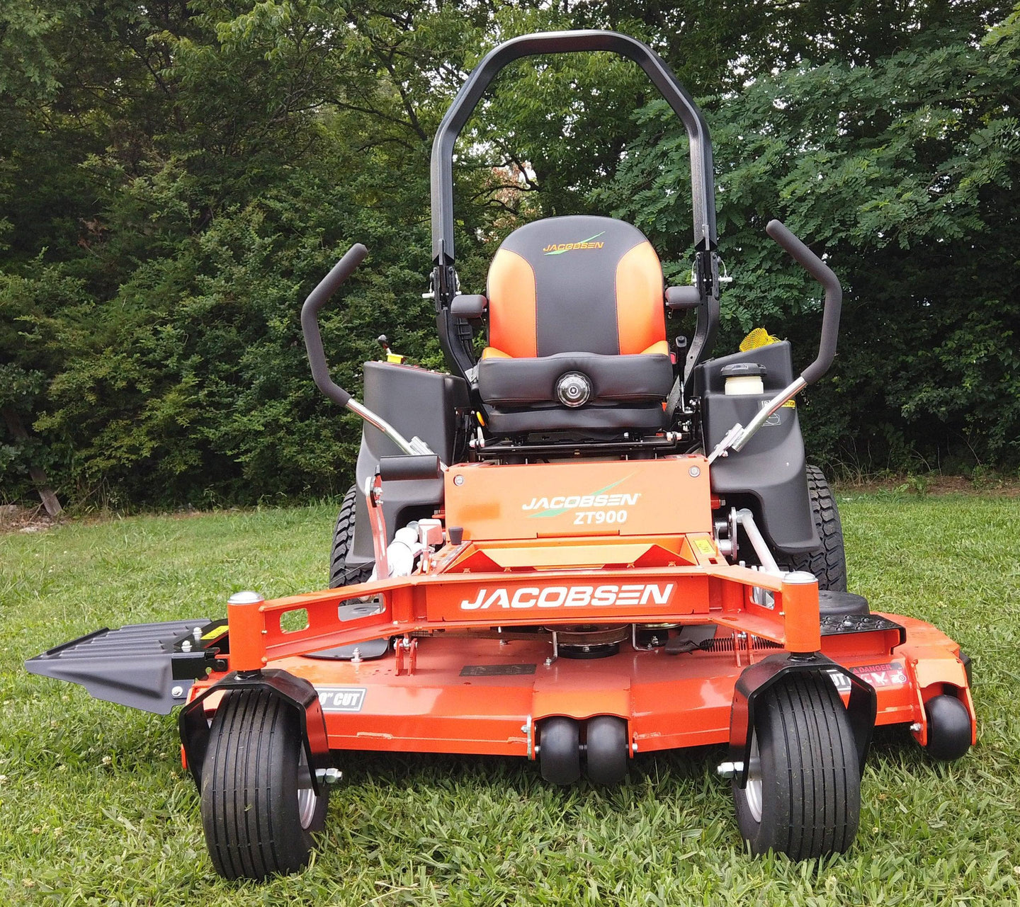 Jacobsen ZT900 2760KW Zero Turn Mower
