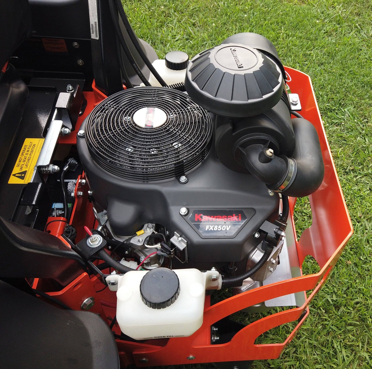 Jacobsen ZT900 2760KW Zero Turn Mower