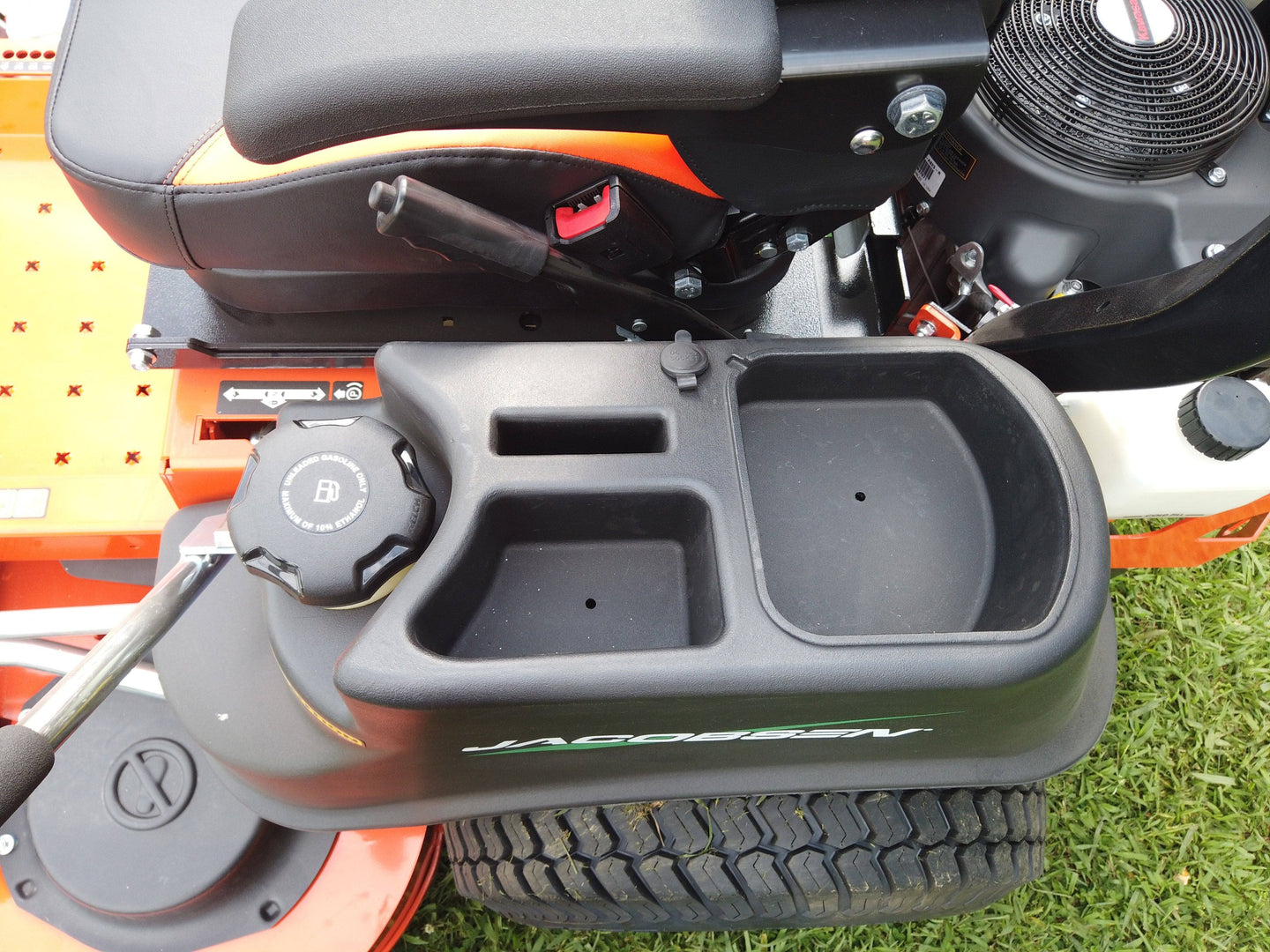 Jacobsen ZT900 2760KW Zero Turn Mower
