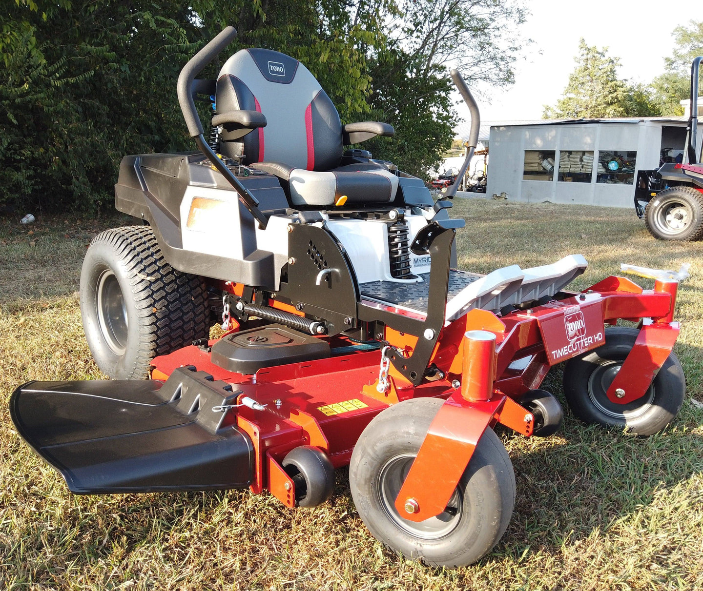 Toro 75213 TimeCutter HD Zero Turn Mower 60" Front Right