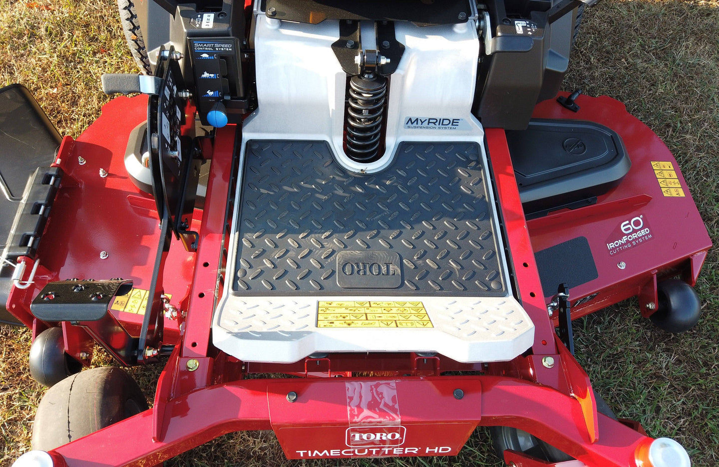 Toro 75213 TimeCutter HD Zero Turn Mower 60" Front Right