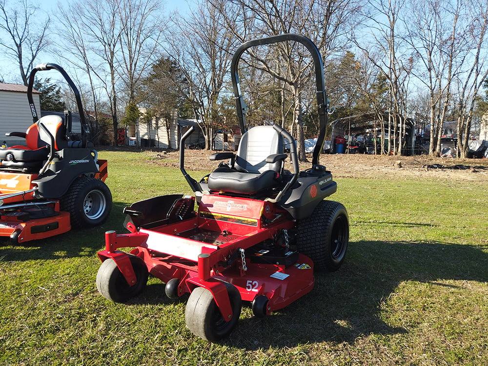 WorldLawn King Cobra Zero Turn Mower Front Right
