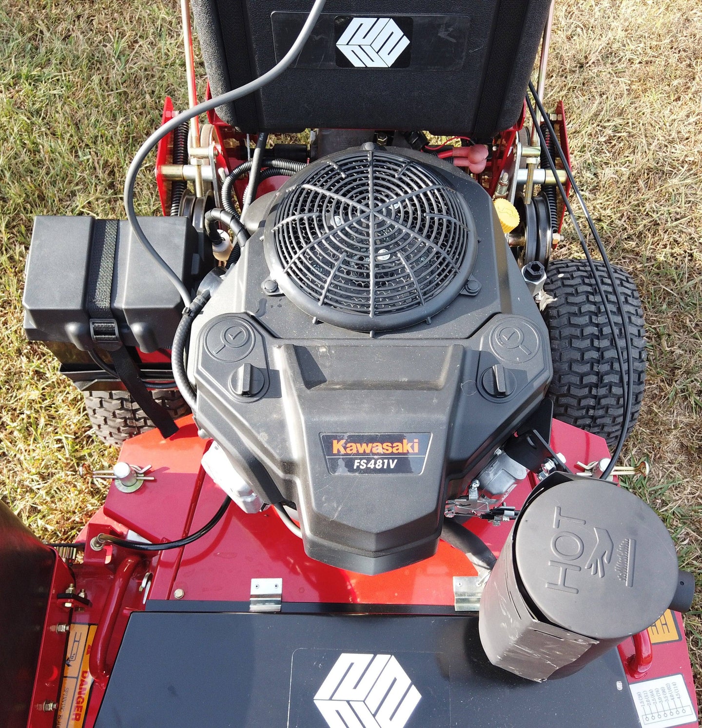 WorldLawn Hydro Walk Behind Mower Front Left