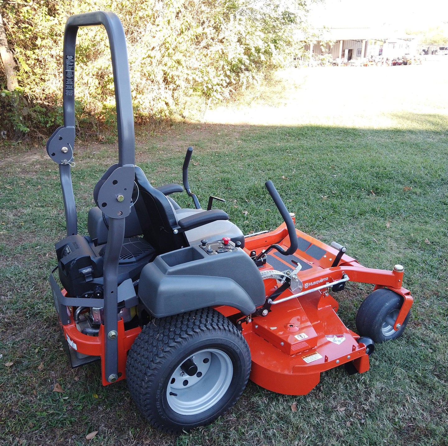 Husqvarna M-ZT 61 Zero Turn Lawn Mower 25 HP Kohler Confidant front view