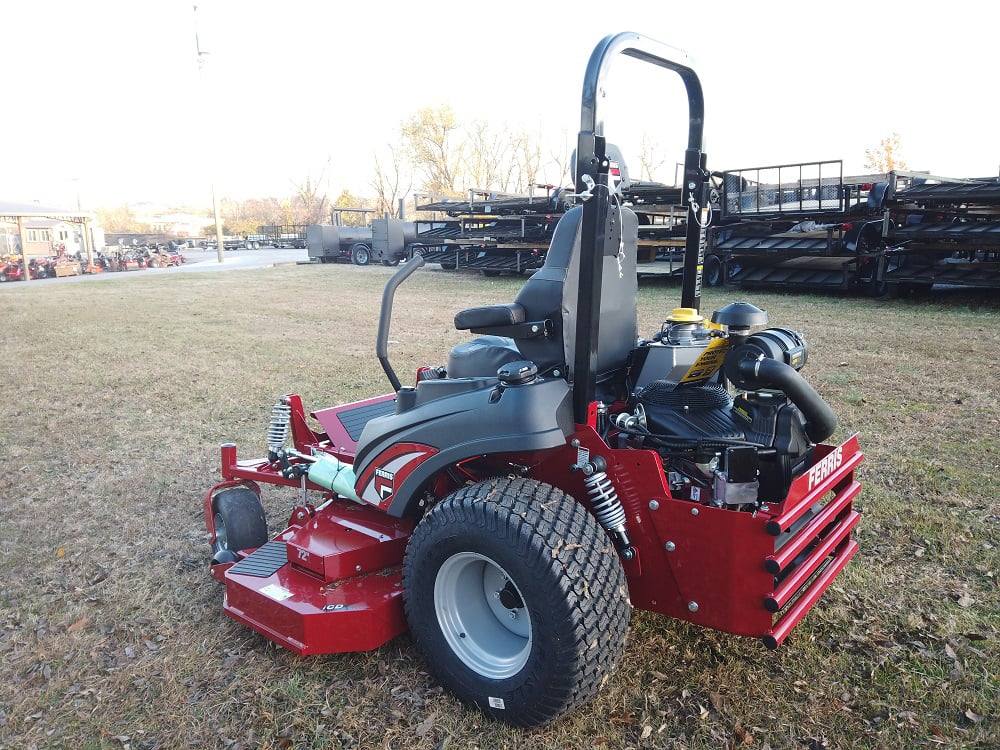 ISX� 3300 Zero Turn Mower Front right view
