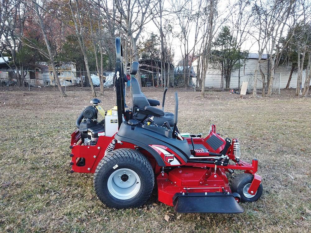 ISX� 3300 Zero Turn Mower Front right view