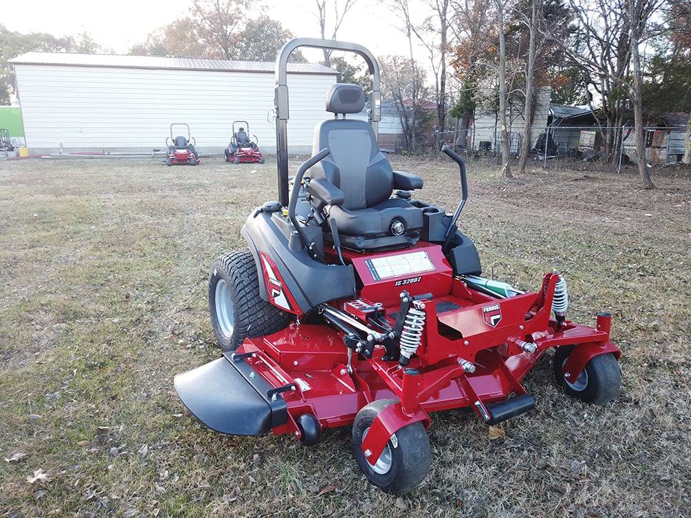 ISX� 3300 Zero Turn Mower Front right view