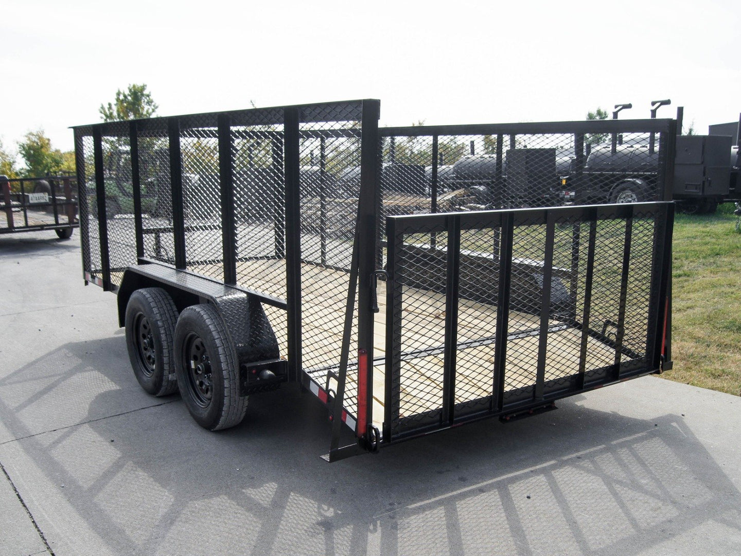 6.4x14 - 4ft Mesh Side Tandem Dovetail Utility Trailer