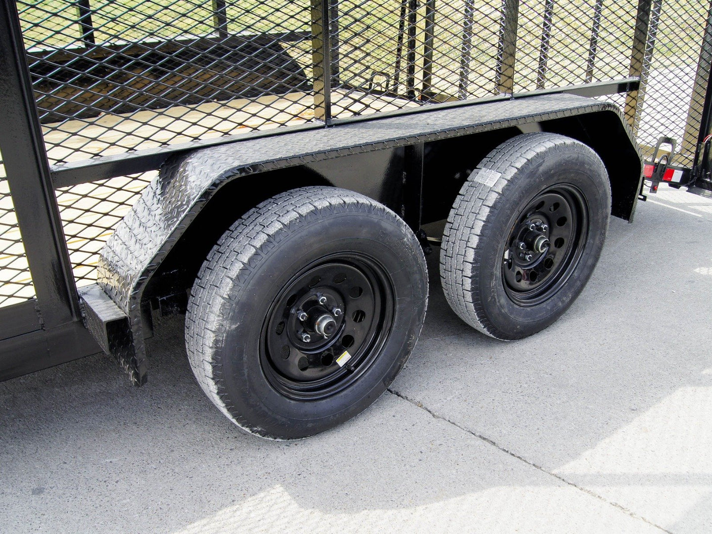 6.4x14 - 4ft Mesh Side Tandem Dovetail Utility Trailer