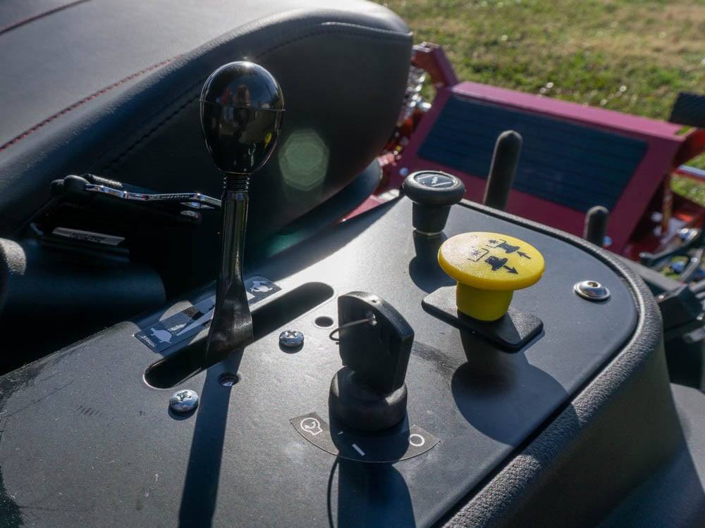 Ferris (5902024) ISX800 61" Zero Turn Mower Front Angle