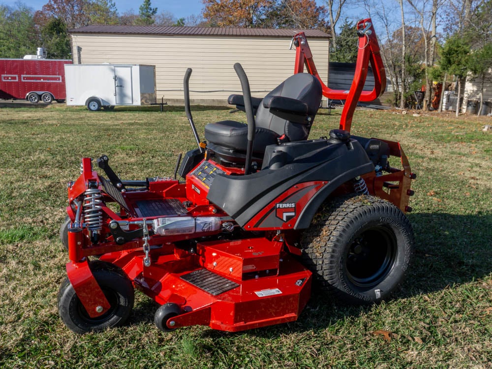 Ferris (5902028) ISX2200 61" Zero Turn Mower 26 HP Kawasaki