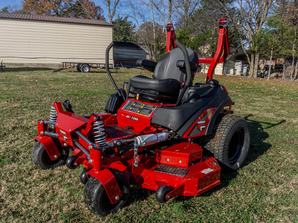 Ferris (5902028) ISX2200 61" Zero Turn Mower 26 HP Kawasaki