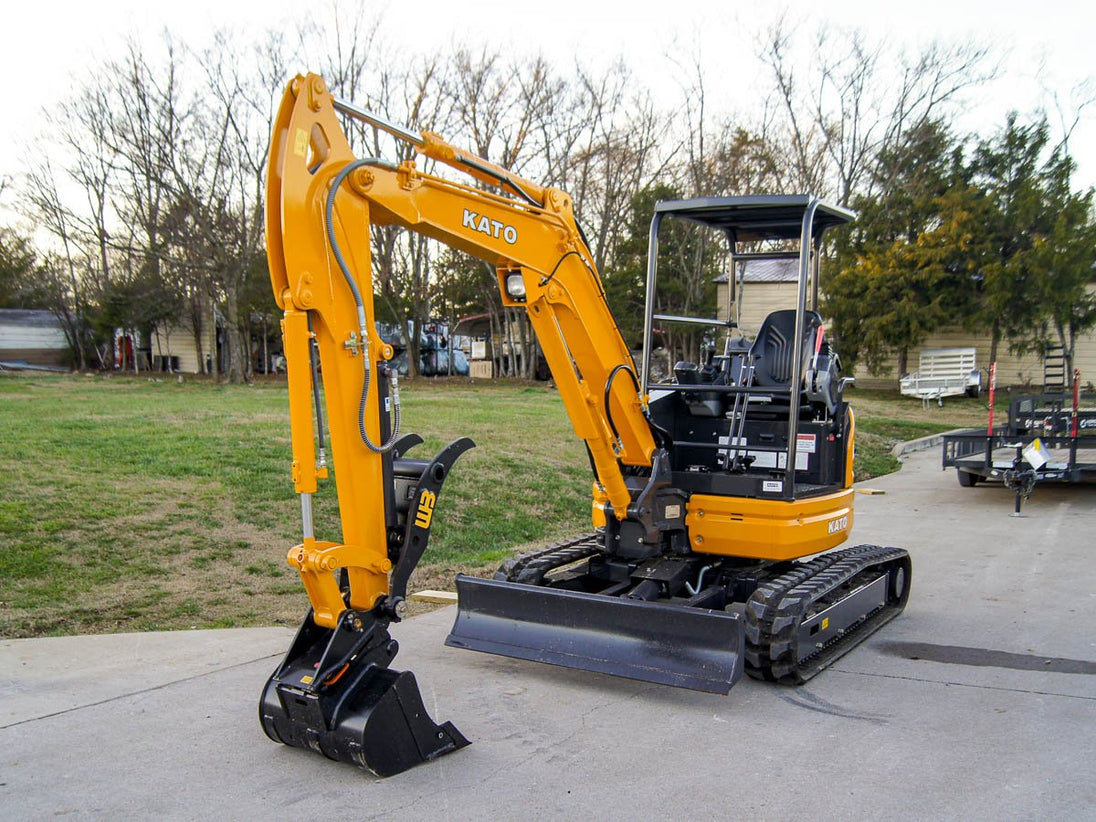 Kato 35V-5 Mini Excavator 8100lbs 23HP Yanmar Diesel