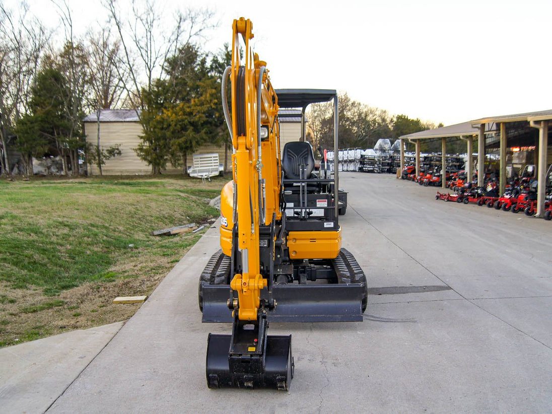 Kato 35V-5 Mini Excavator 8100lbs 23HP Yanmar Diesel