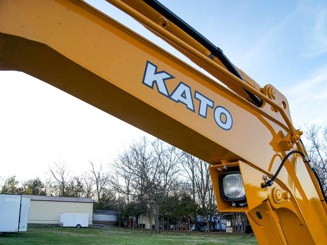 Kato 35V-5 Mini Excavator 8100lbs 23HP Yanmar Diesel