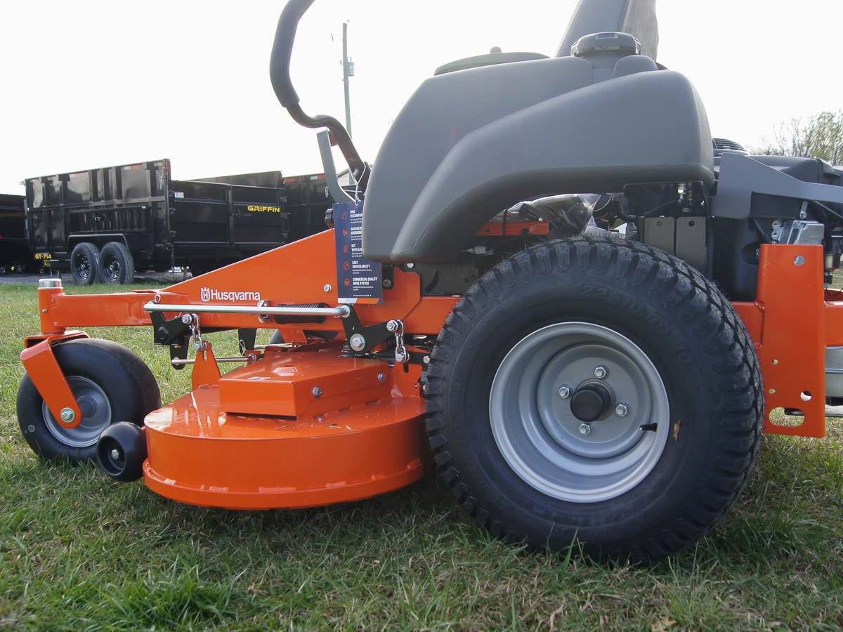 Husqvarna MZ61 61" Zero Turn Lawn Mower 24HP KAW (USED)