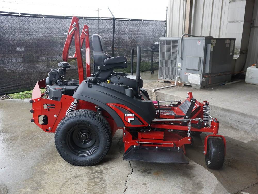 Ferris 52" ISX2200 (5902025) 25.5HP Kawasaki Zero Turn Mower Front