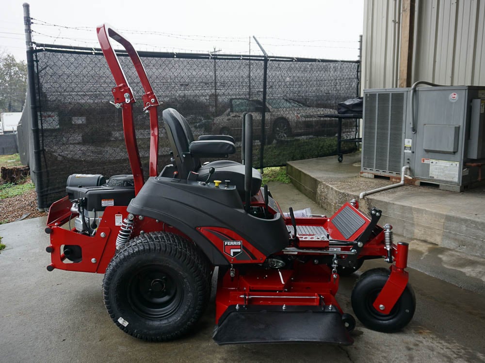 Ferris 5901906 IS600 52" Zero Turn Mower 25HP Briggs