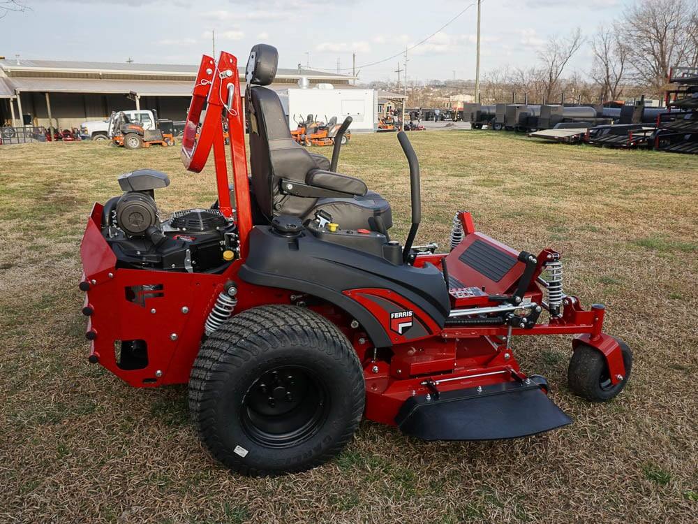 Ferris 61" ISX3300 (5902031) 38.5HP Kawasaki EFI Zero Turn Mower Front