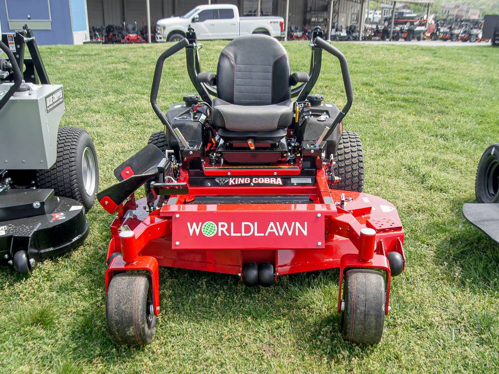 WorldLawn King Cobra Zero Turn Mower Front Right