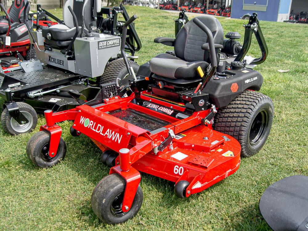 WorldLawn King Cobra Zero Turn Mower Front Right